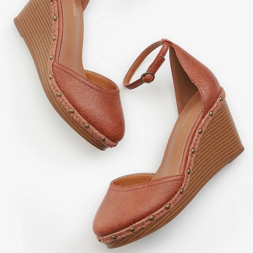 Size 12 Chestnut Brown Wedges